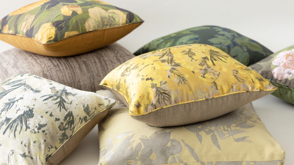 春が待ち遠しい季節―希望感あふれるSumiko Honda の光と芽吹きを感じるクッションカバー