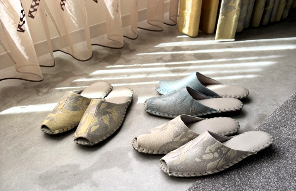 日常に上質な心地をもたらすルームシューズ